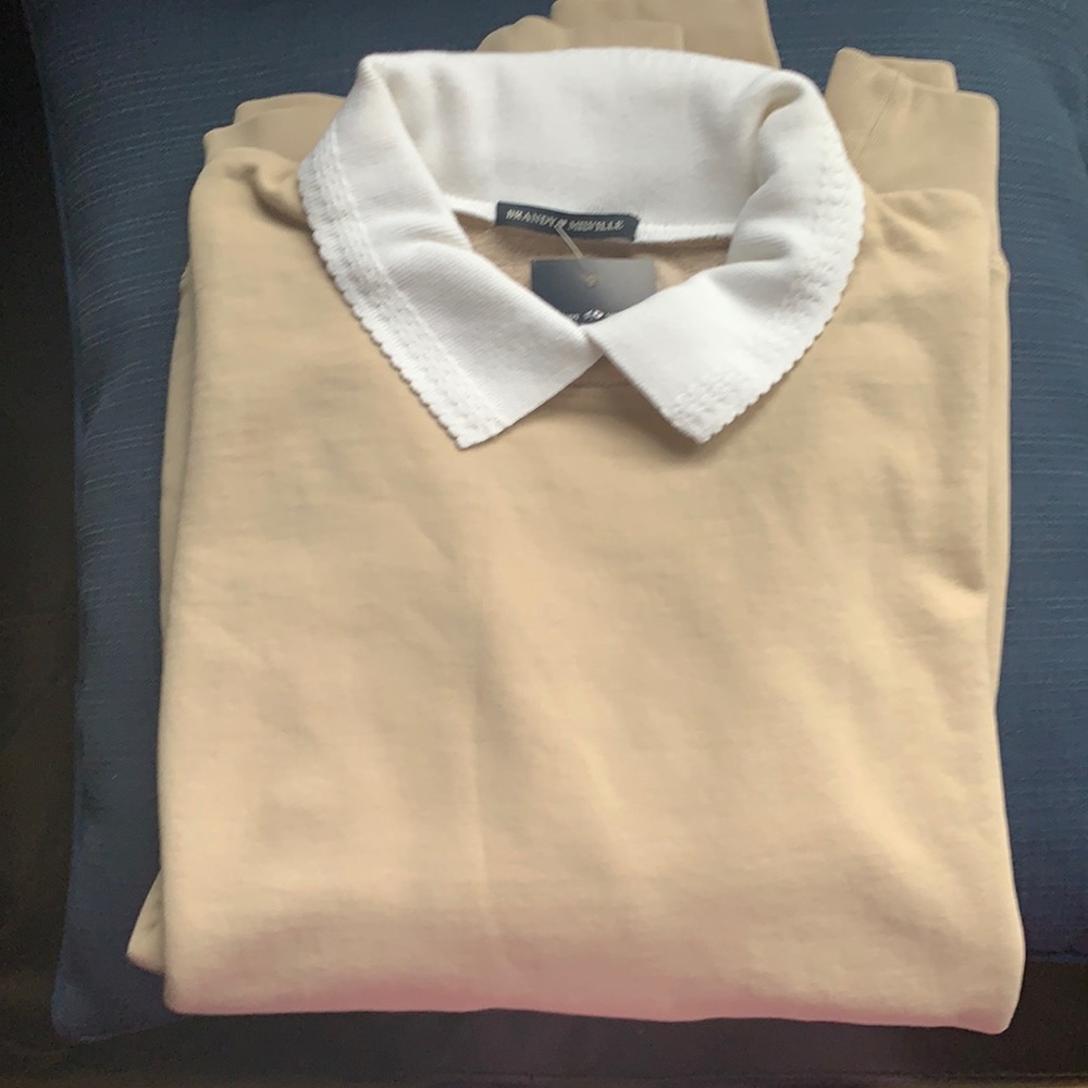 New tan Erica with white collar